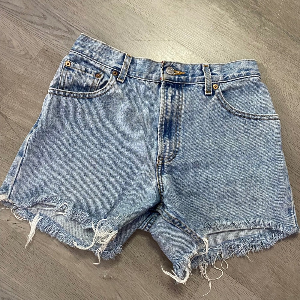 Levi's 550 Denim Shorts Women 6 M Light Blue High Waisted Frayed Cutoffs